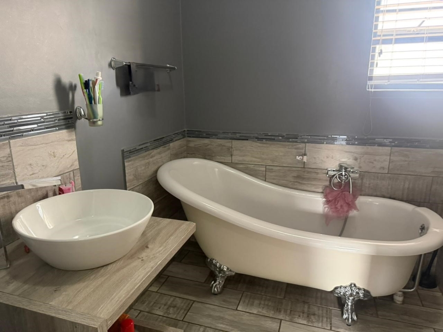 3 Bedroom Property for Sale in Waterkloof A H North West